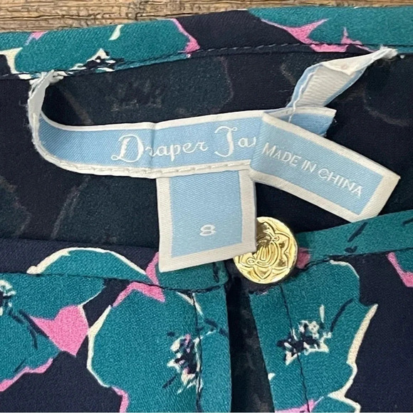 Draper James Dinah print silk blouse. Size 8, flutter sleeves and keyhole detail - Picture 8 of 9